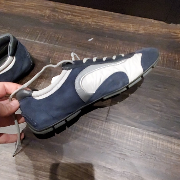 Shoes - Picture 3 of 4